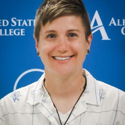 Photo of Jessie Thompson