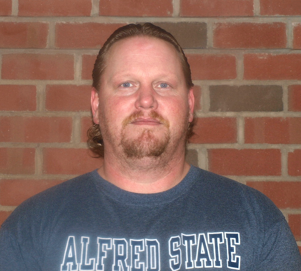 Danel B Bowen