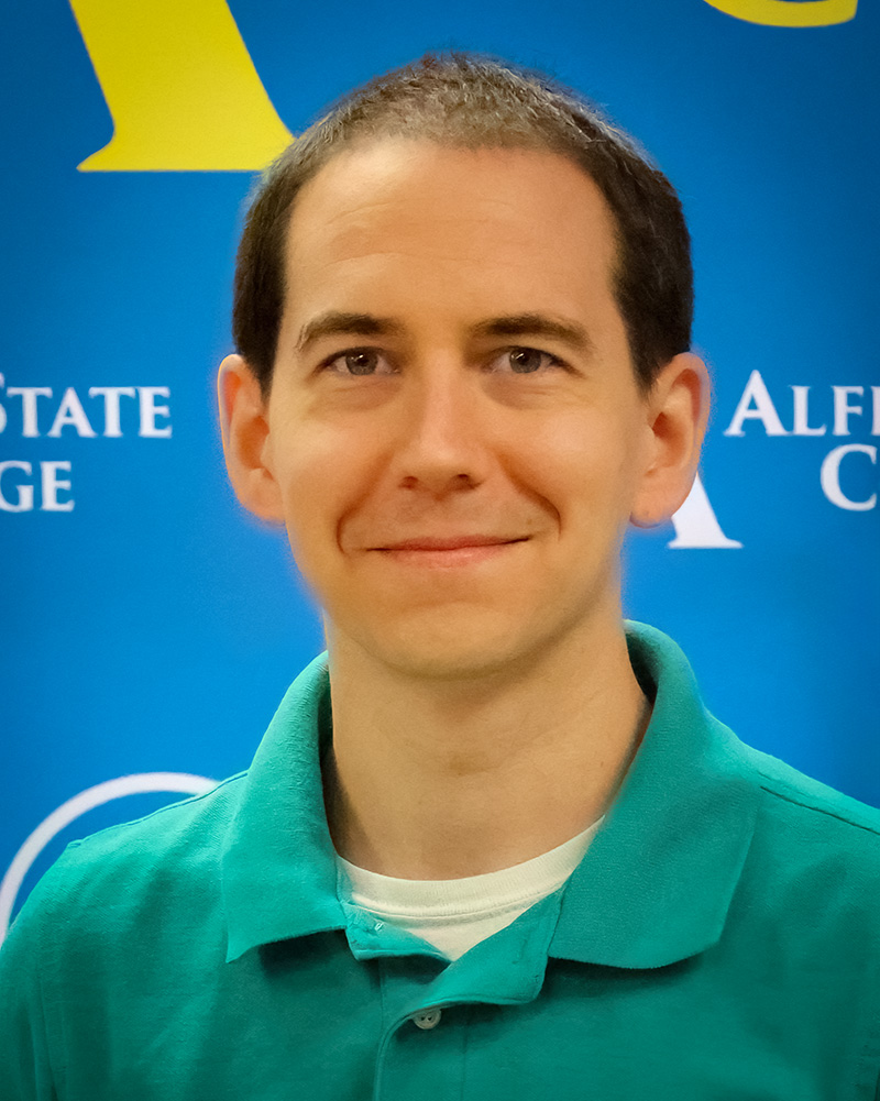 Photo of Sean Pearson