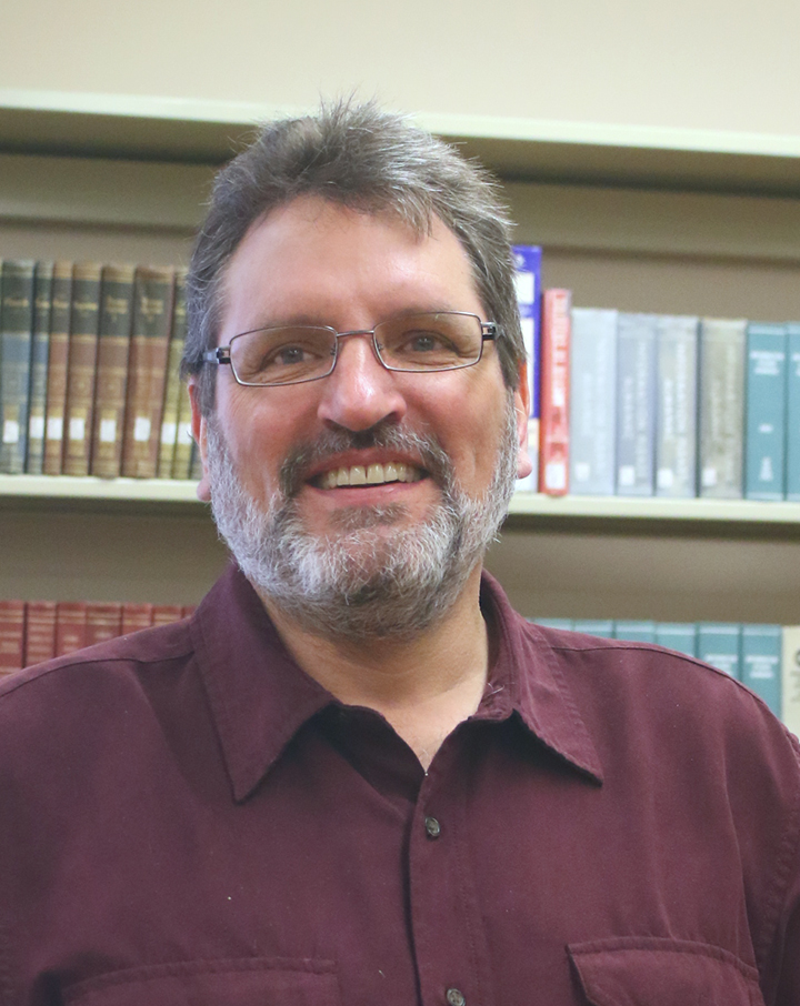 Michael J Putnam
