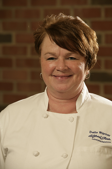 Della L Warner